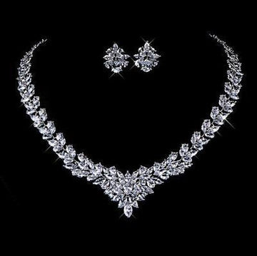 Zircon Flower Stud Necklace Set
